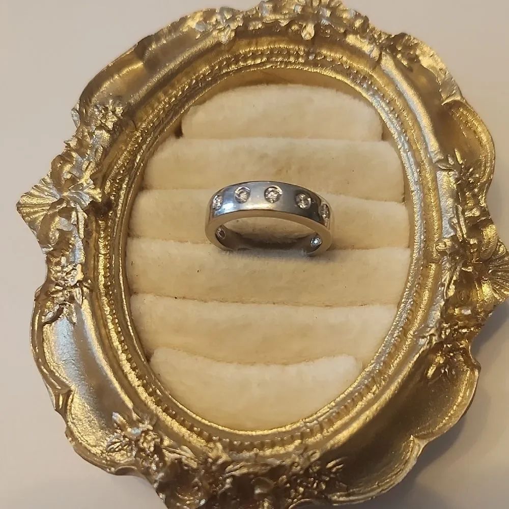 14K White Gold Diamond Band Ring Size 8